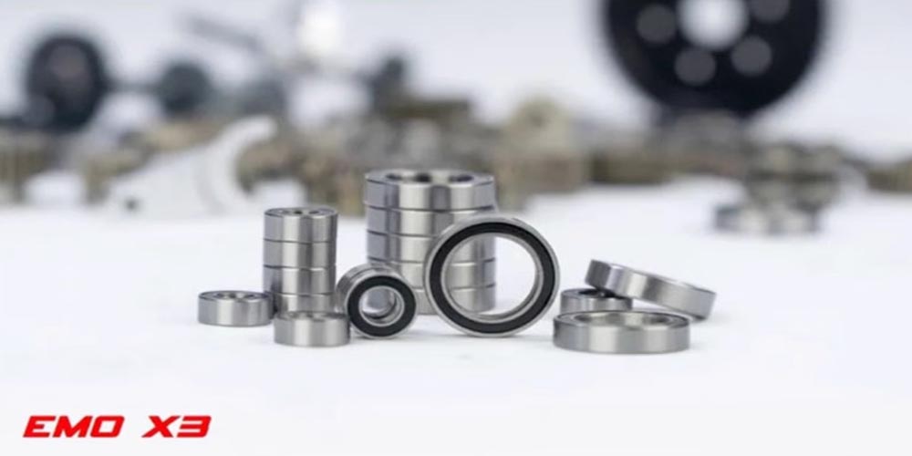 12-CROSSRC_EMO_X3_RC_CAR_2025_modelo-rodamiento-1