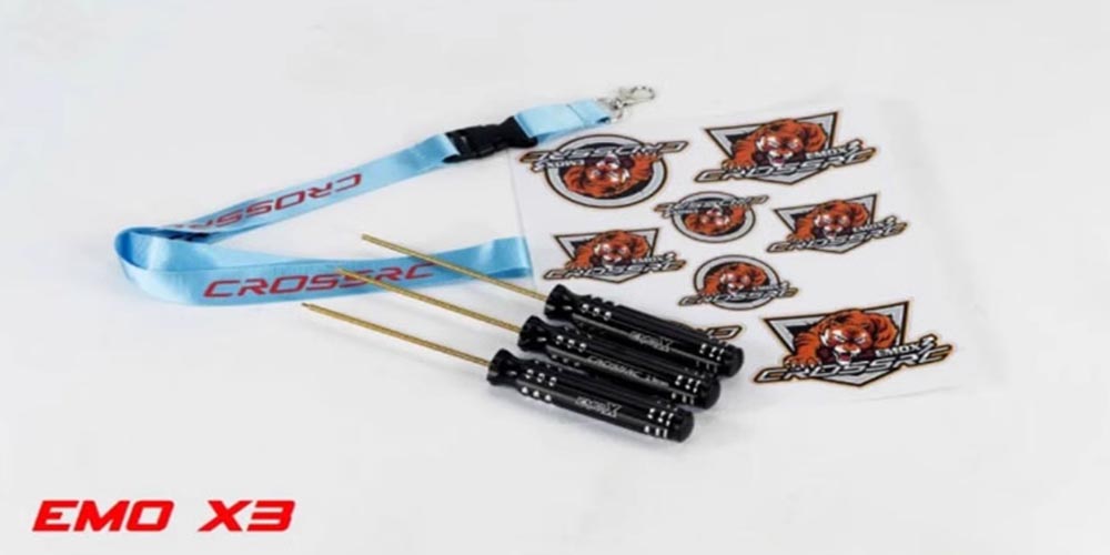 20-CROSSRC_EMO_X3_RC_CAR_2025_model-lanyard-1